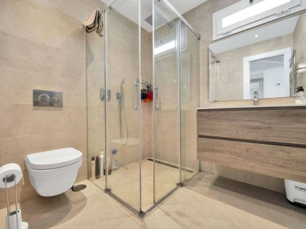 4 quarto Moradia para arrendar em Nueva Andalucia com piscina garagem - 10 000 € (Ref: 9002787)