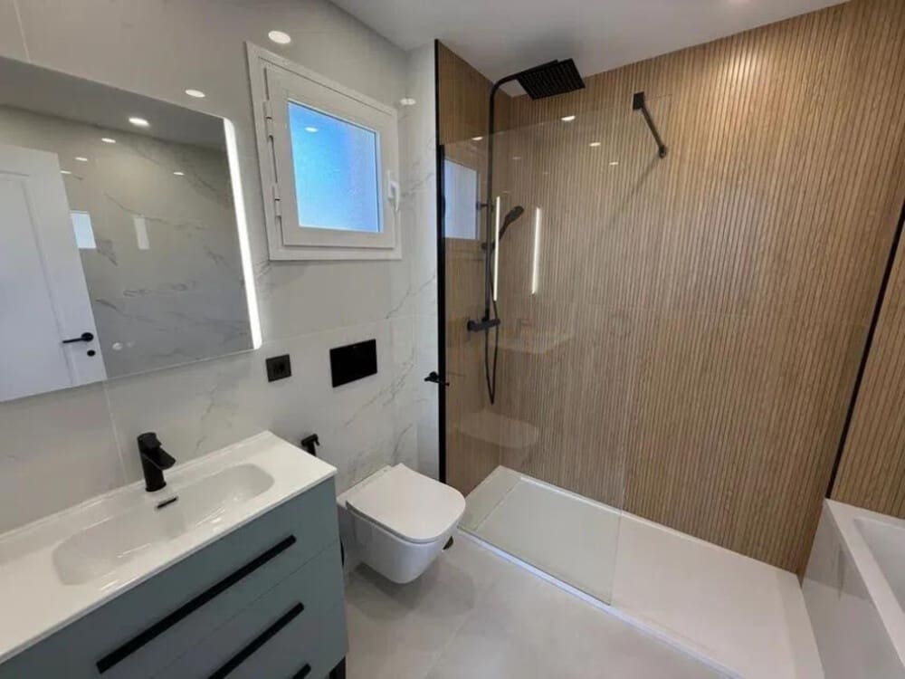 3 soveværelse Byhus til leje i New Golden Mile med swimmingpool garage - € 3.800 (Ref: 9002788)