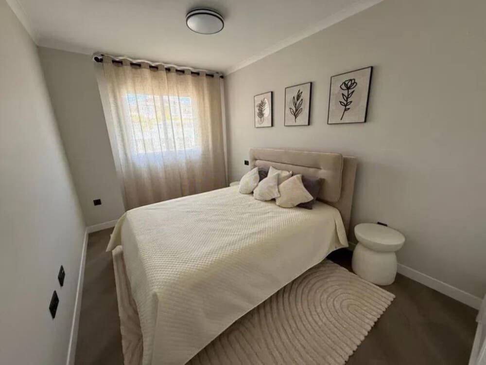 3 soveværelse Byhus til leje i New Golden Mile med swimmingpool garage - € 3.800 (Ref: 9002788)