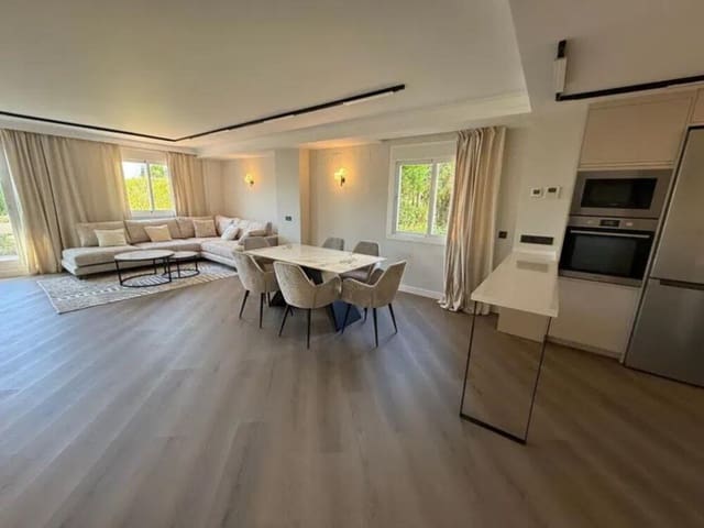 3 sypialnia Dom do wynajęcia w Nueva Atalaya, Estepona z basenem garażem - 3 800 € (Ref: 9002788)