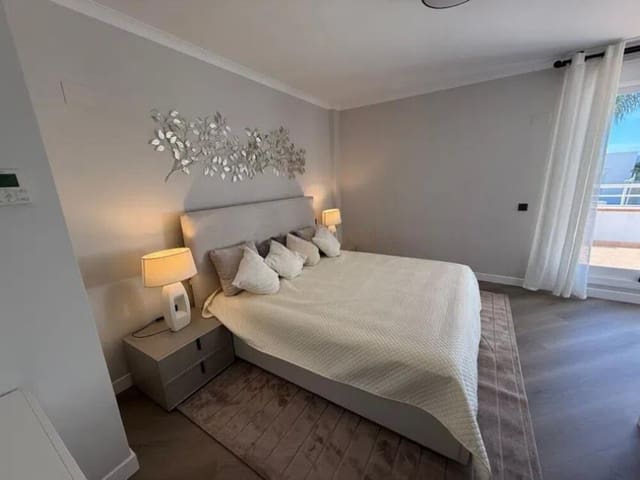 3 sypialnia Dom do wynajęcia w Nueva Atalaya, Estepona z basenem garażem - 3 800 € (Ref: 9002788)