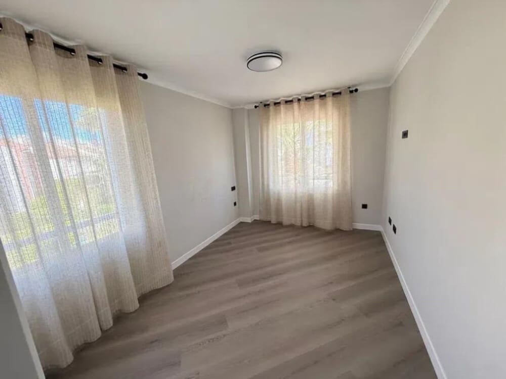 3 soveværelse Byhus til leje i New Golden Mile med swimmingpool garage - € 3.800 (Ref: 9002788)