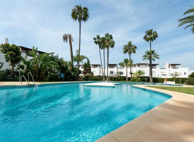 3 soverom Hus til salgs i Guadalmina Baja, Marbella med svømmebasseng garasje - € 679 000 (Ref: 9007294)