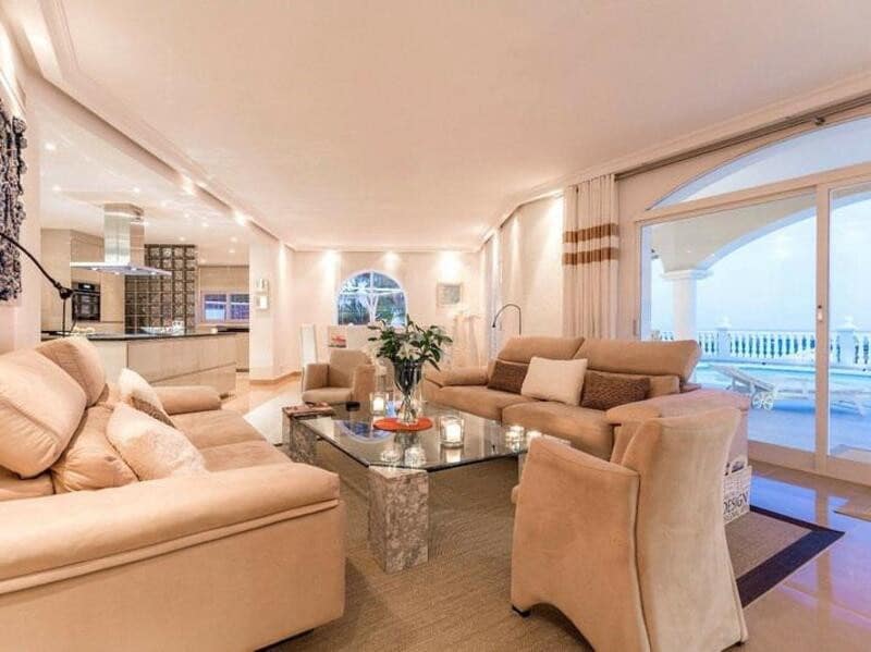 6 sovrum Villa att hyra i La Quinta med pool garage - 16 000 € (Ref: 9007295)