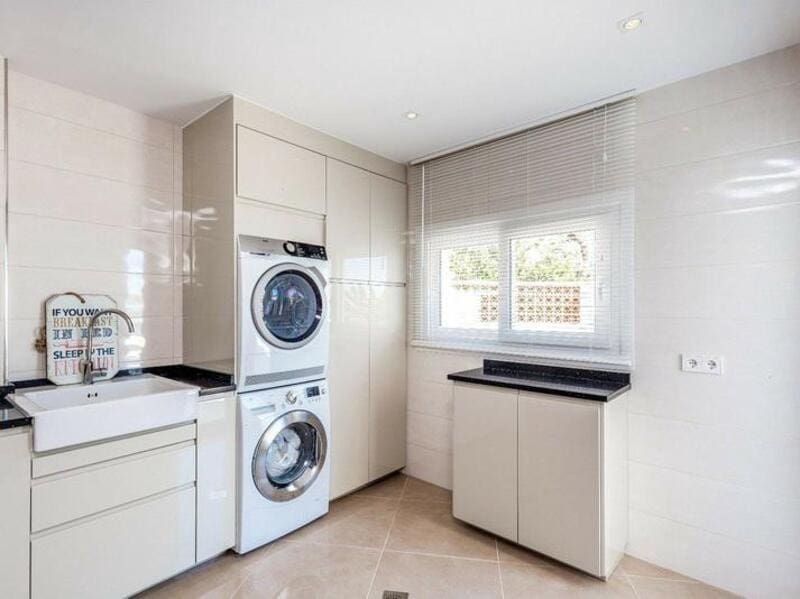 6 sovrum Villa att hyra i La Quinta med pool garage - 16 000 € (Ref: 9007295)