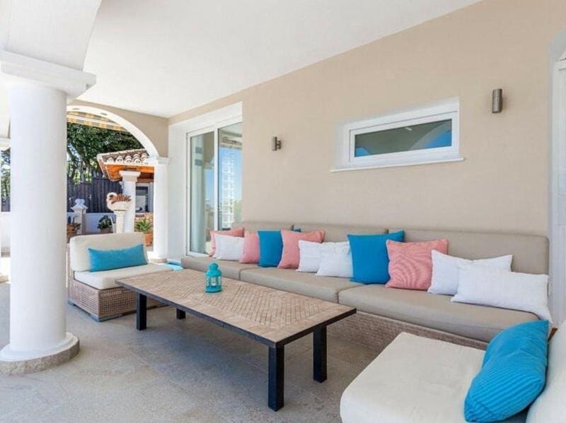 6 sovrum Villa att hyra i La Quinta med pool garage - 16 000 € (Ref: 9007295)