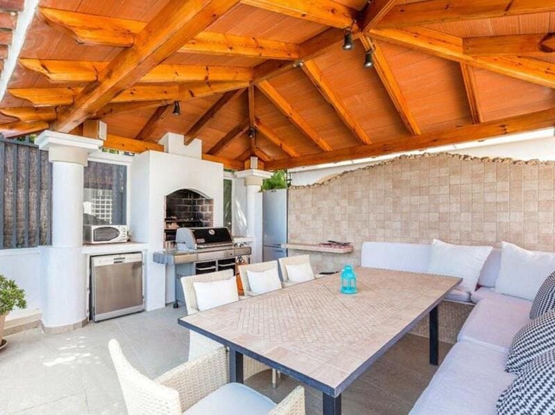 6 sovrum Villa att hyra i La Quinta med pool garage - 16 000 € (Ref: 9007295)