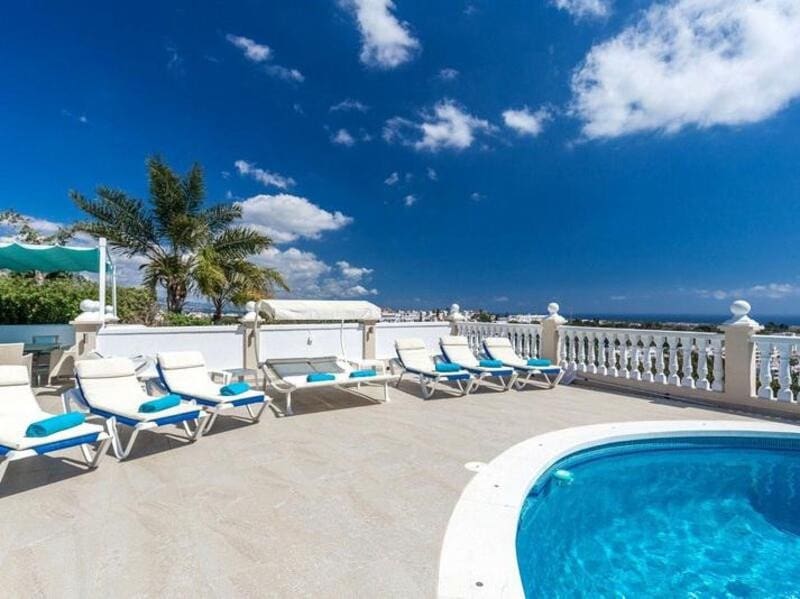 6 sovrum Villa att hyra i La Quinta med pool garage - 16 000 € (Ref: 9007295)