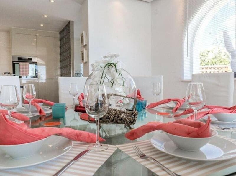 6 makuuhuone Huvila vuokrattavana paikassa La Quinta mukana uima-altaan 
autotalli - 16 000 € (Ref: 9007295)
