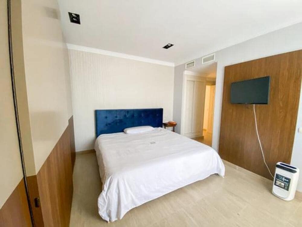 3 quarto Apartamento para arrendar em El Paraiso com piscina garagem - 2 500 € (Ref: 9007296)