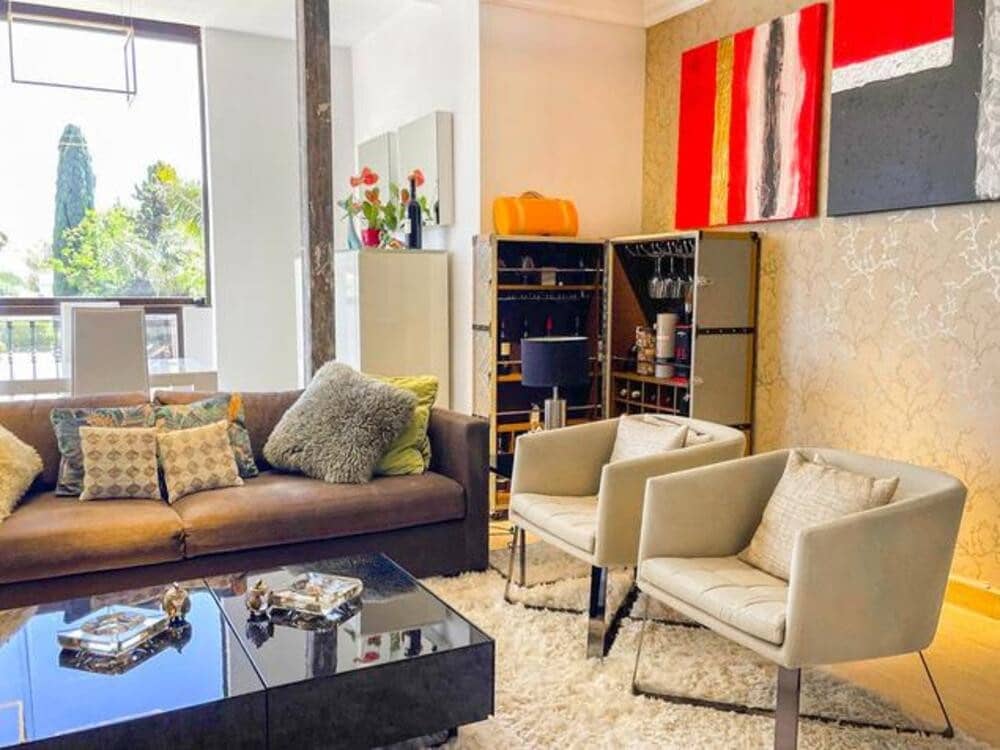 3 quarto Apartamento para arrendar em El Paraiso com piscina garagem - 2 500 € (Ref: 9007296)