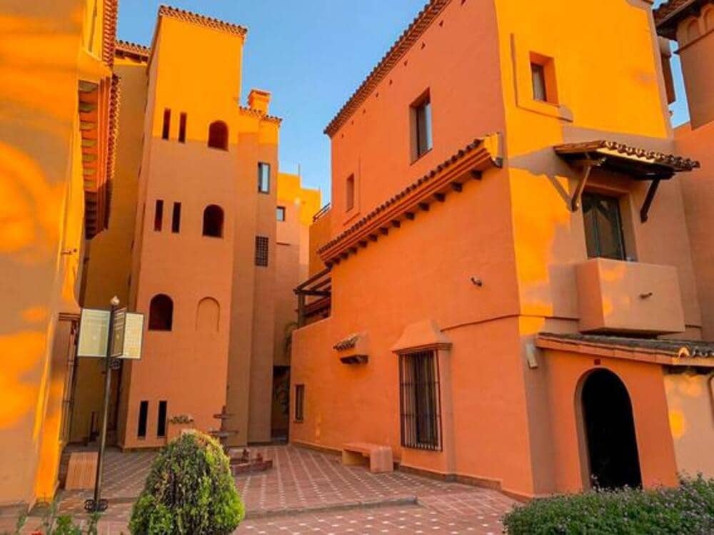 3 quarto Apartamento para arrendar em El Paraiso com piscina garagem - 2 500 € (Ref: 9007296)