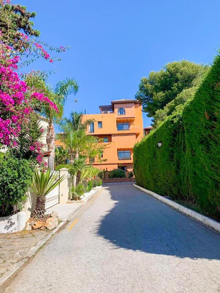 3 quarto Apartamento para arrendar em El Paraiso com piscina garagem - 2 500 € (Ref: 9007296)