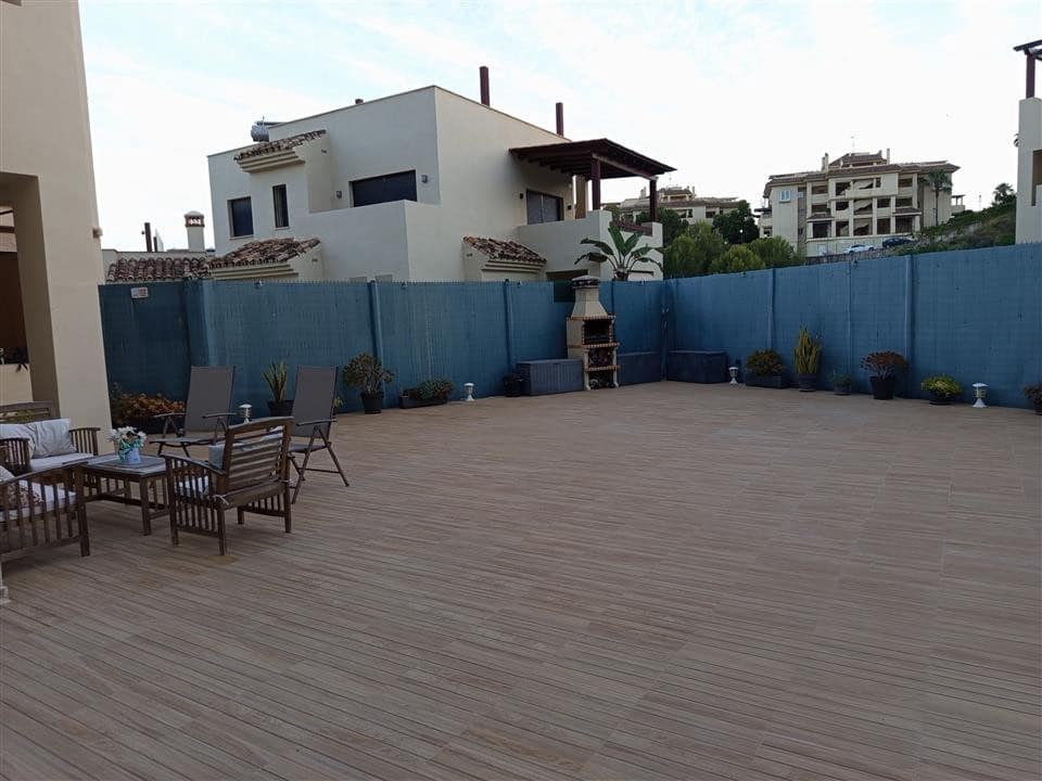 3 quarto Apartamento para venda em New Golden Mile com piscina garagem - 485 000 € (Ref: 9012194)