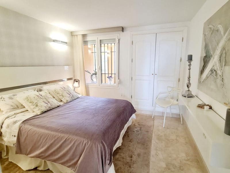 2 makuuhuone Huoneisto vuokrattavana paikassa Marbella mukana uima-altaan 
autotalli - 2 000 € (Ref: 9013708)