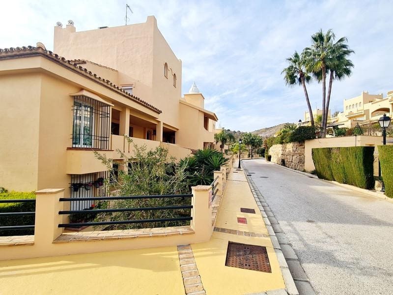 2 makuuhuone Huoneisto vuokrattavana paikassa Marbella mukana uima-altaan 
autotalli - 2 000 € (Ref: 9013708)