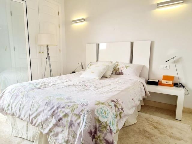 2 makuuhuone Huoneisto vuokrattavana paikassa Elviria, Marbella mukana uima-altaan 
autotalli - 2 000 € (Ref: 9013708)