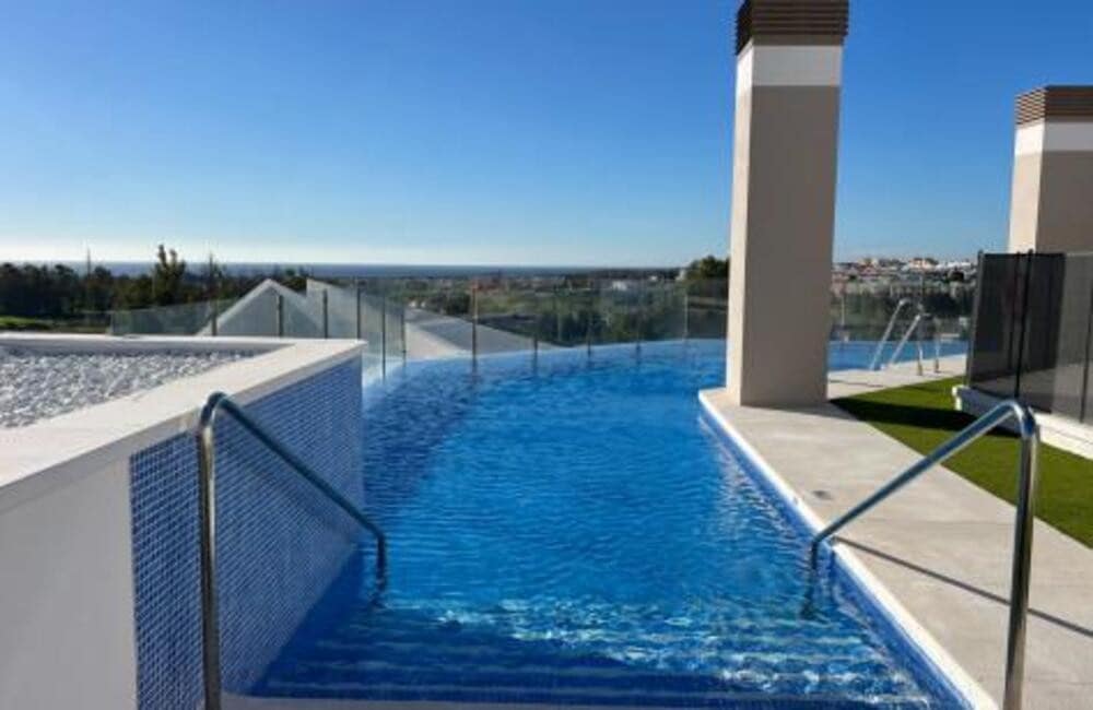 4 slaapkamer Appartement te koop in Marbella met zwembad garage - € 675.000 (Ref: 9013709)