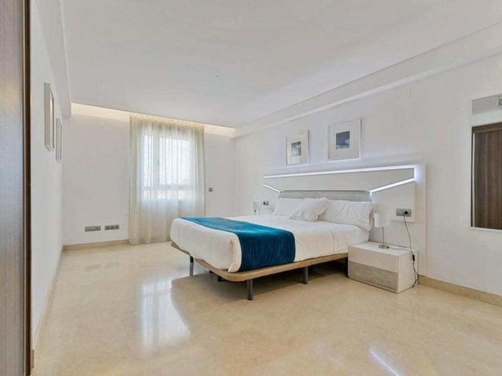 3 soveværelse Penthouse til salg i San Pedro de Alcantara med swimmingpool garage - € 790.000 (Ref: 9017201)