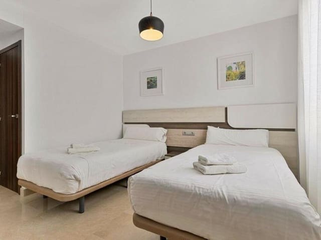 3 soverom Penthouse til salgs i Nueva Alcántara, Marbella med svømmebasseng garasje - € 790 000 (Ref: 9017201)
