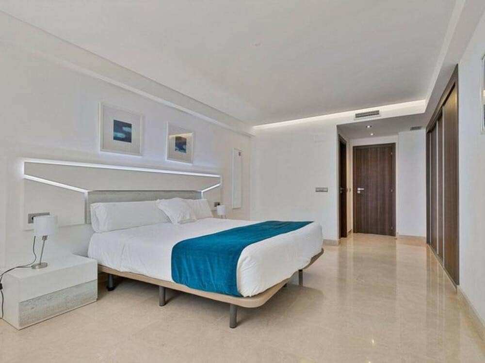3 sypialnia Penthouse na sprzedaż w San Pedro de Alcantara z basenem garażem - 790 000 € (Ref: 9017201)