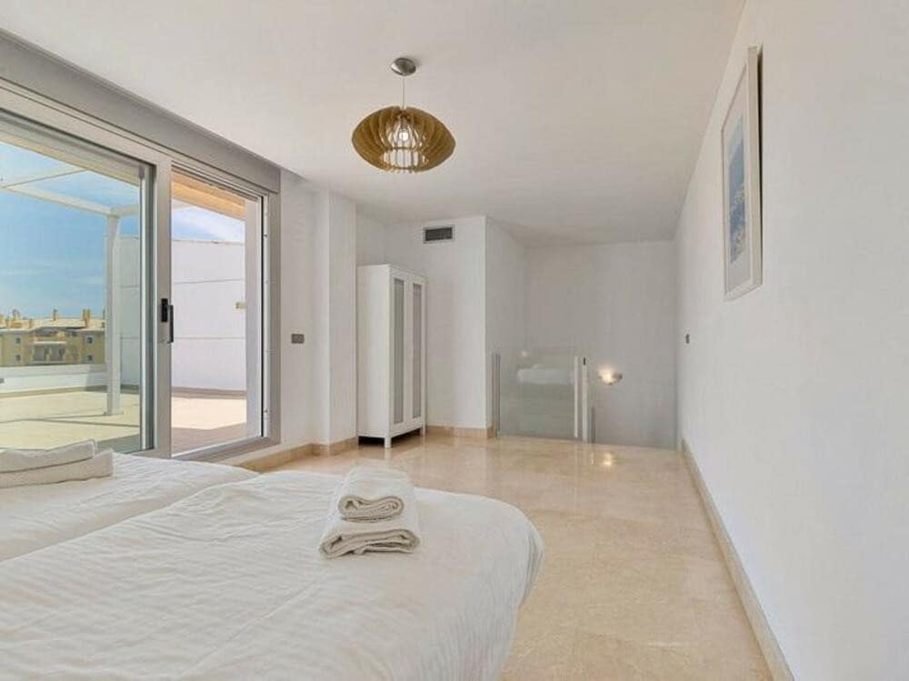 3 sypialnia Penthouse na sprzedaż w San Pedro de Alcantara z basenem garażem - 790 000 € (Ref: 9017201)