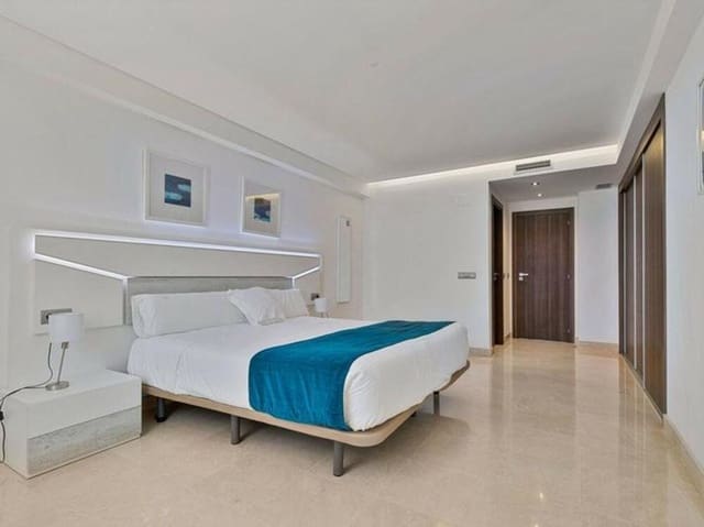 3 soverom Penthouse til salgs i Nueva Alcántara, Marbella med svømmebasseng garasje - € 790 000 (Ref: 9017201)