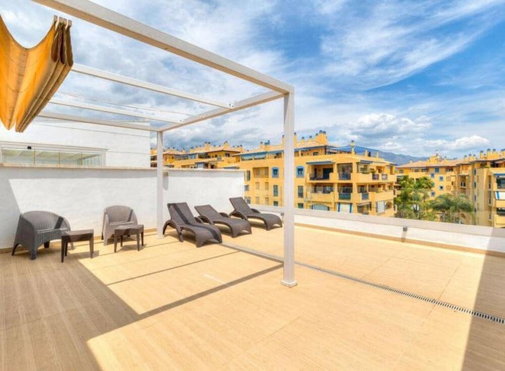 3 sypialnia Penthouse na sprzedaż w San Pedro de Alcantara z basenem garażem - 790 000 € (Ref: 9017201)