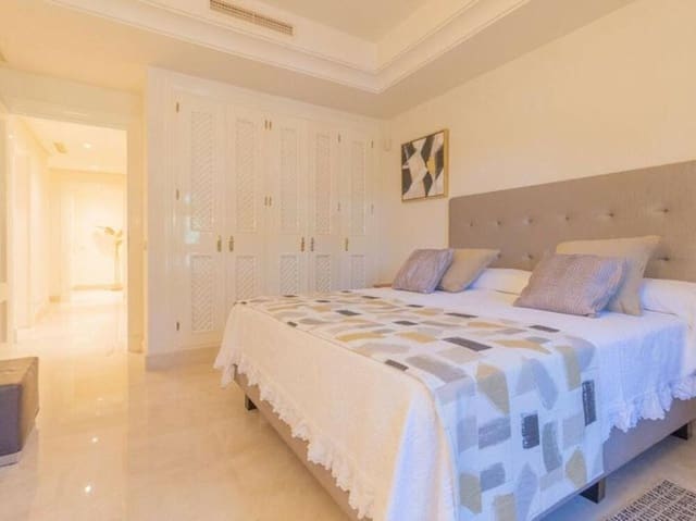 3 soverom Leilighet til leie i Nueva Andalucía Centro, Marbella med svømmebasseng - € 4 900 (Ref: 9017203)