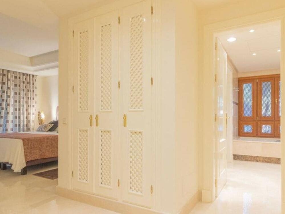 Appartement de 3 chambres à louer à Nueva Andalucia avec piscine - 4 900 € (Ref: 9017203)