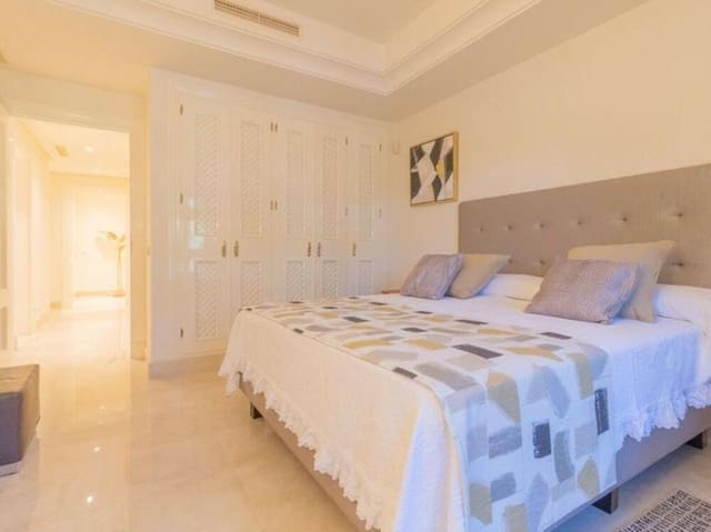 3 bedroom Apartment for rent in Nueva Andalucía Centro, Marbella with pool garage - € 4,900 (Ref: 9017203)
