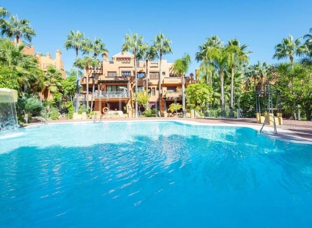 3 bedroom Apartment for rent in Nueva Andalucía Centro, Marbella with pool garage - € 4,900 (Ref: 9017203)