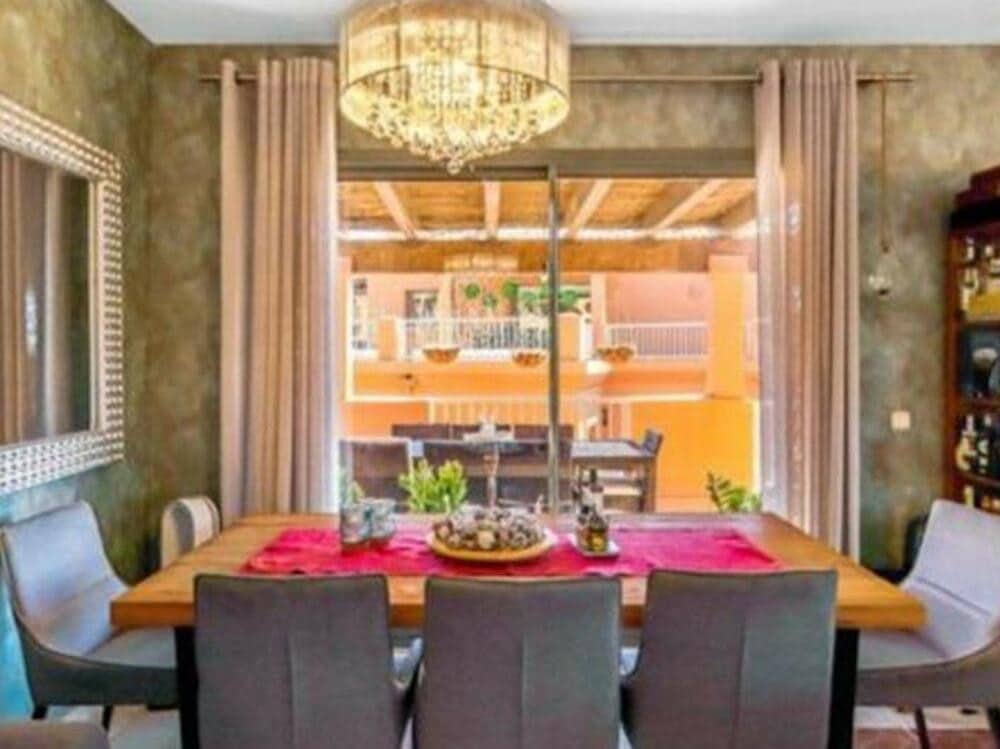 3 bedroom Penthouse for rent in Benahavis with pool - € 3,300 (Ref: 9022663)