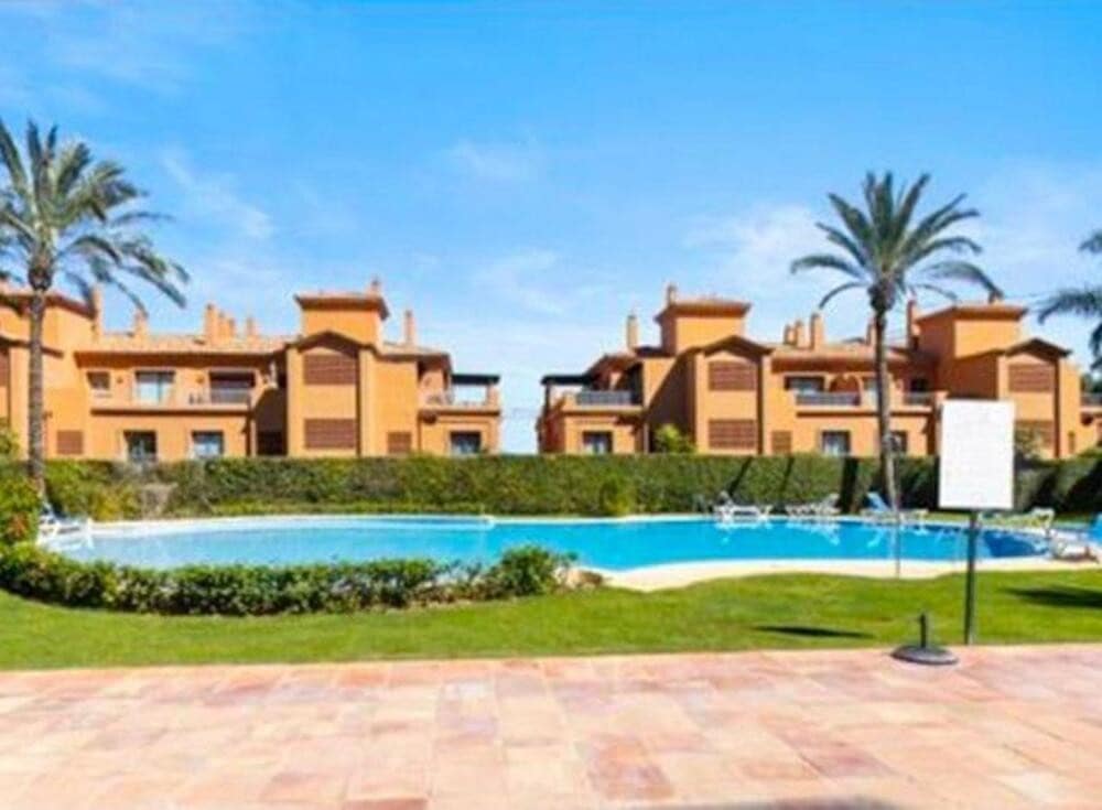 3 bedroom Penthouse for rent in Benahavis with pool - € 3,300 (Ref: 9022663)