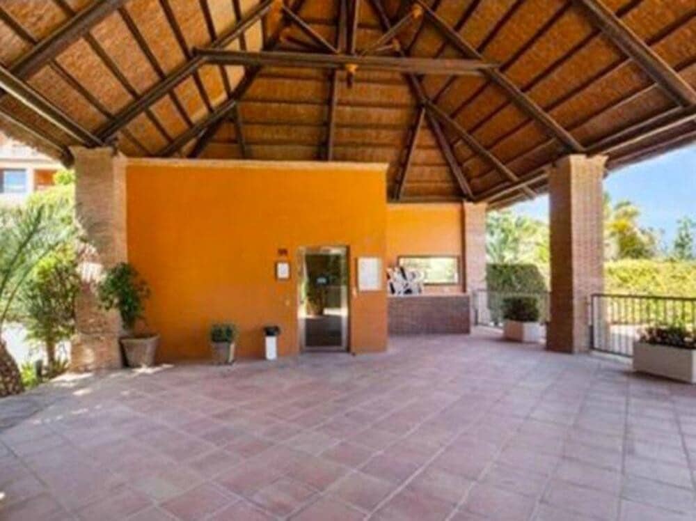 3 bedroom Penthouse for rent in Benahavis with pool - € 3,300 (Ref: 9022663)