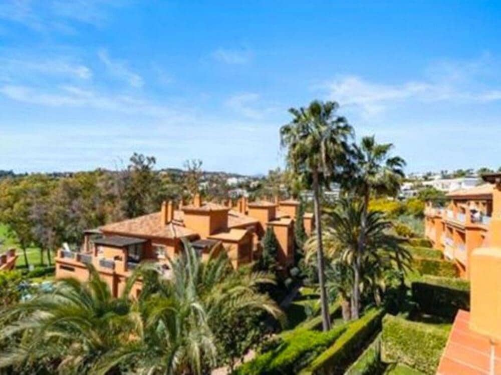 3 bedroom Penthouse for rent in Benahavis with pool - € 3,300 (Ref: 9022663)