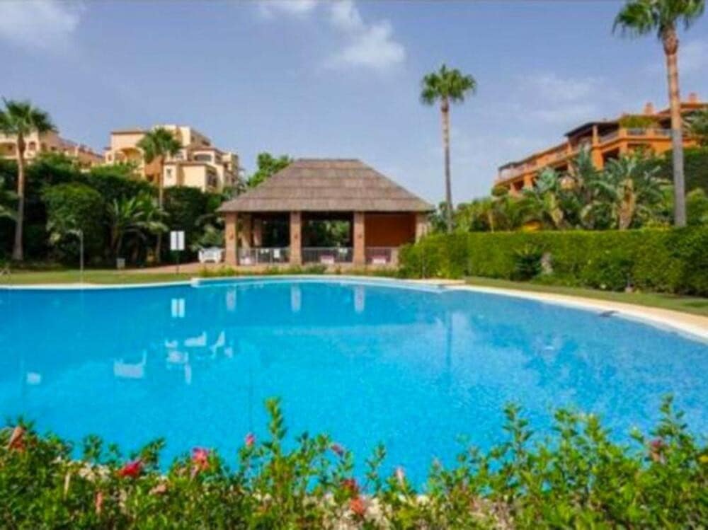 3 bedroom Penthouse for rent in Benahavis with pool - € 3,300 (Ref: 9022663)