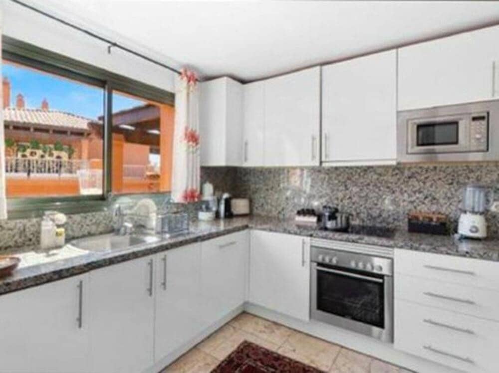 3 makuuhuone Kattohuoneisto vuokrattavana paikassa Benahavis mukana uima-altaan - 3 300 € (Ref: 9022663)