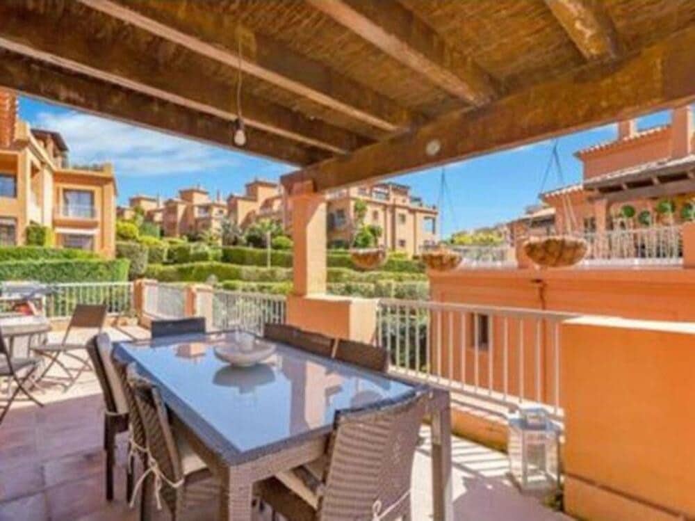 3 makuuhuone Kattohuoneisto vuokrattavana paikassa Benahavis mukana uima-altaan - 3 300 € (Ref: 9022663)