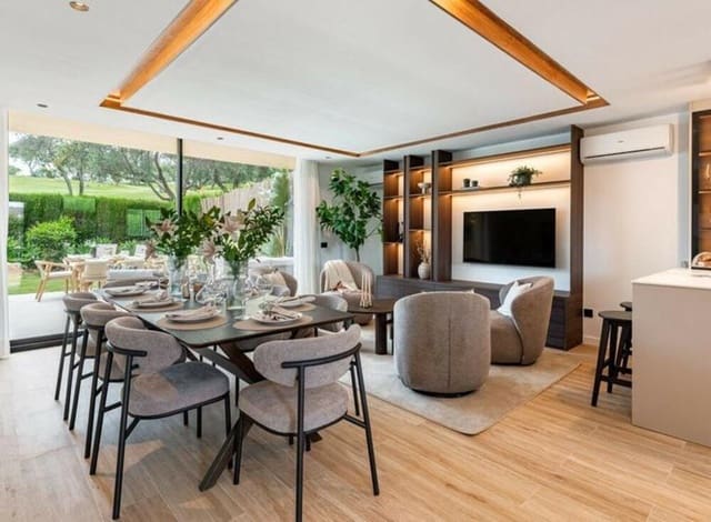 4 sypialnia Dom na sprzedaż w Las Brisas, Marbella z garażem - 949 000 € (Ref: 9026266)