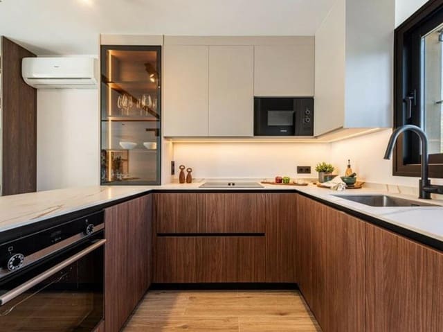 4 chambre Maison de Ville à vendre à Las Brisas, Marbella avec garage - 899 000 € (Ref: 9026266)