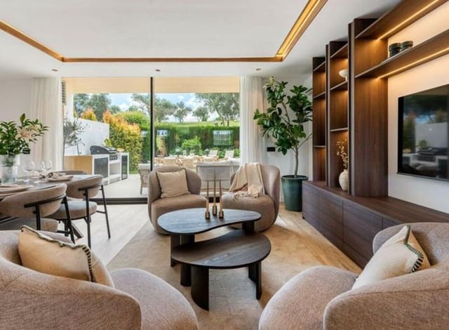4 chambre Maison de Ville à vendre à Las Brisas, Marbella avec garage - 899 000 € (Ref: 9026266)