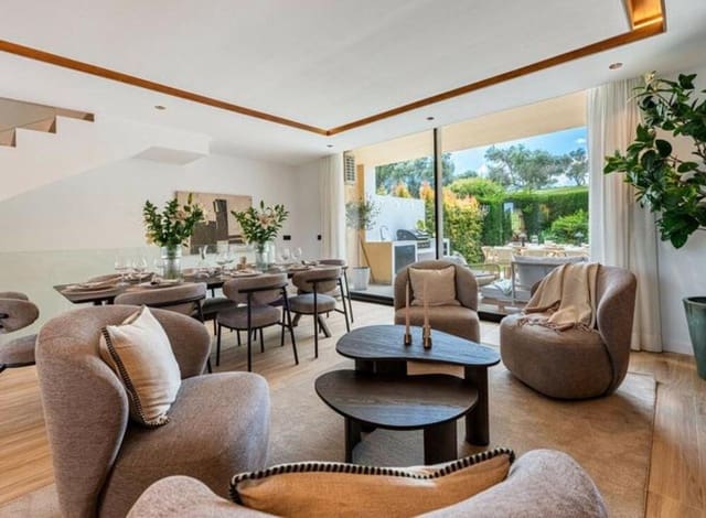 4 chambre Maison de Ville à vendre à Las Brisas, Marbella avec garage - 899 000 € (Ref: 9026266)