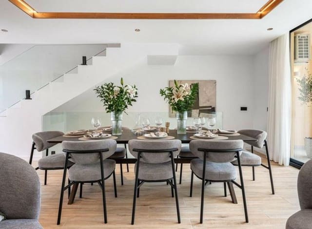 4 chambre Maison de Ville à vendre à Las Brisas, Marbella avec garage - 899 000 € (Ref: 9026266)
