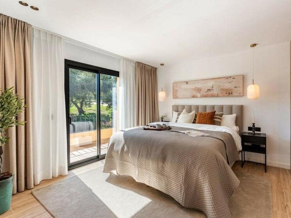 4 soveværelse Byhus til salg i Nueva Andalucia med garage - € 899.000 (Ref: 9026266)