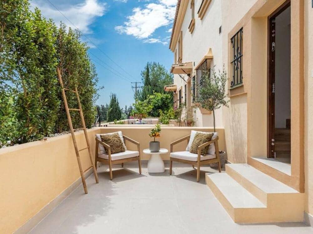 4 soveværelse Byhus til salg i Nueva Andalucia med garage - € 899.000 (Ref: 9026266)