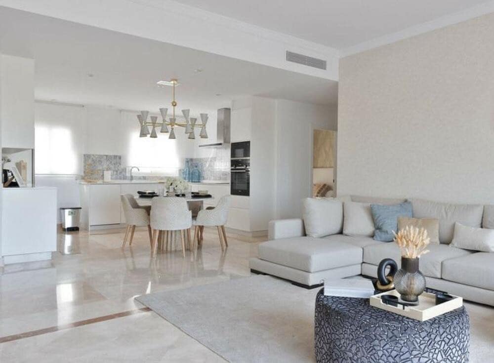 2 soverom Penthouse til salgs i Benahavis med svømmebasseng garasje - € 585 000 (Ref: 9026270)