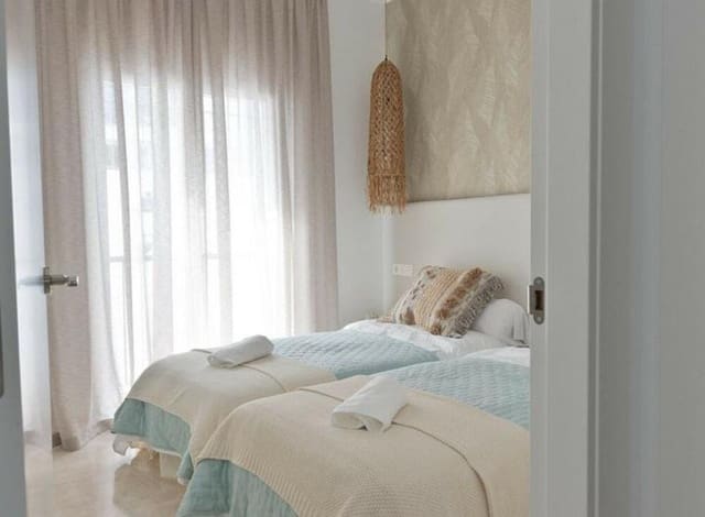 2 soverom Penthouse til salgs i El Paraíso, Benahavís med svømmebasseng garasje - € 585 000 (Ref: 9026270)