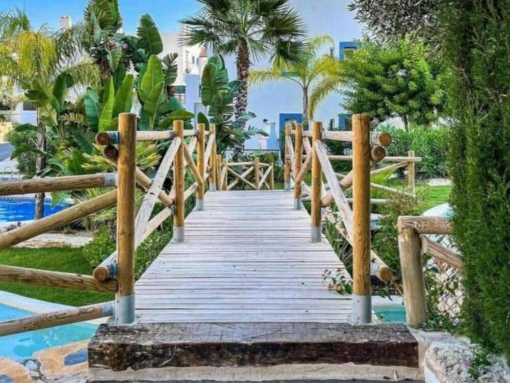 2 soverom Penthouse til salgs i Benahavis med svømmebasseng garasje - € 585 000 (Ref: 9026270)