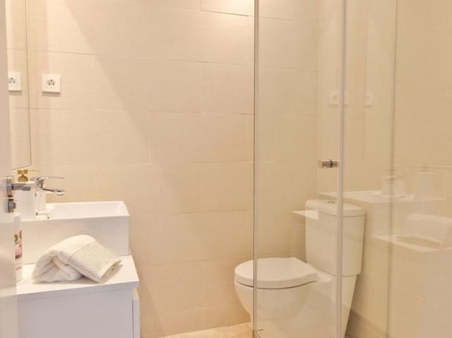 2 bedroom Penthouse for rent in El Paraíso, Benahavís with pool garage - € 2,650 (Ref: 9026271)